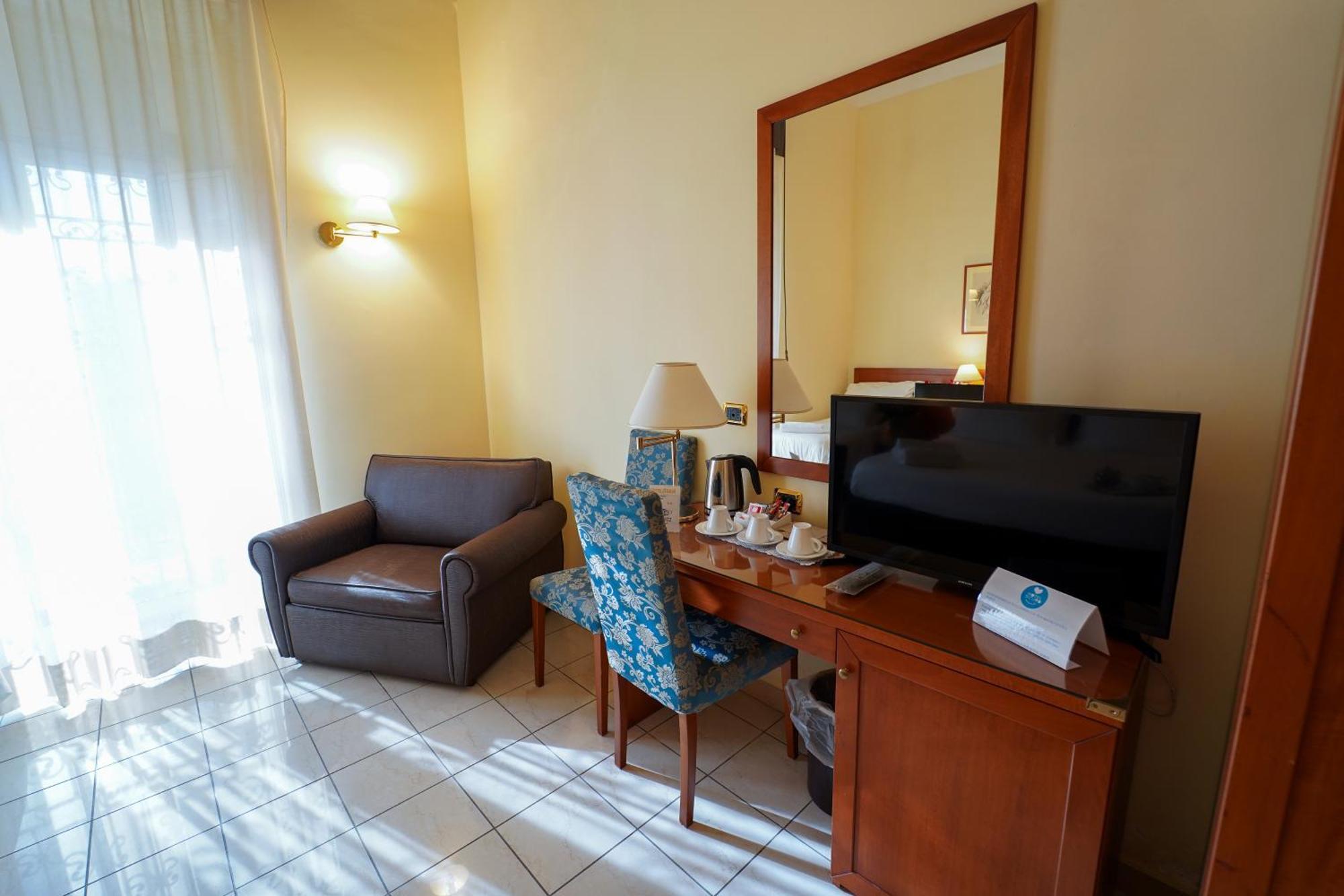 Hotel Adria Bari Esterno foto