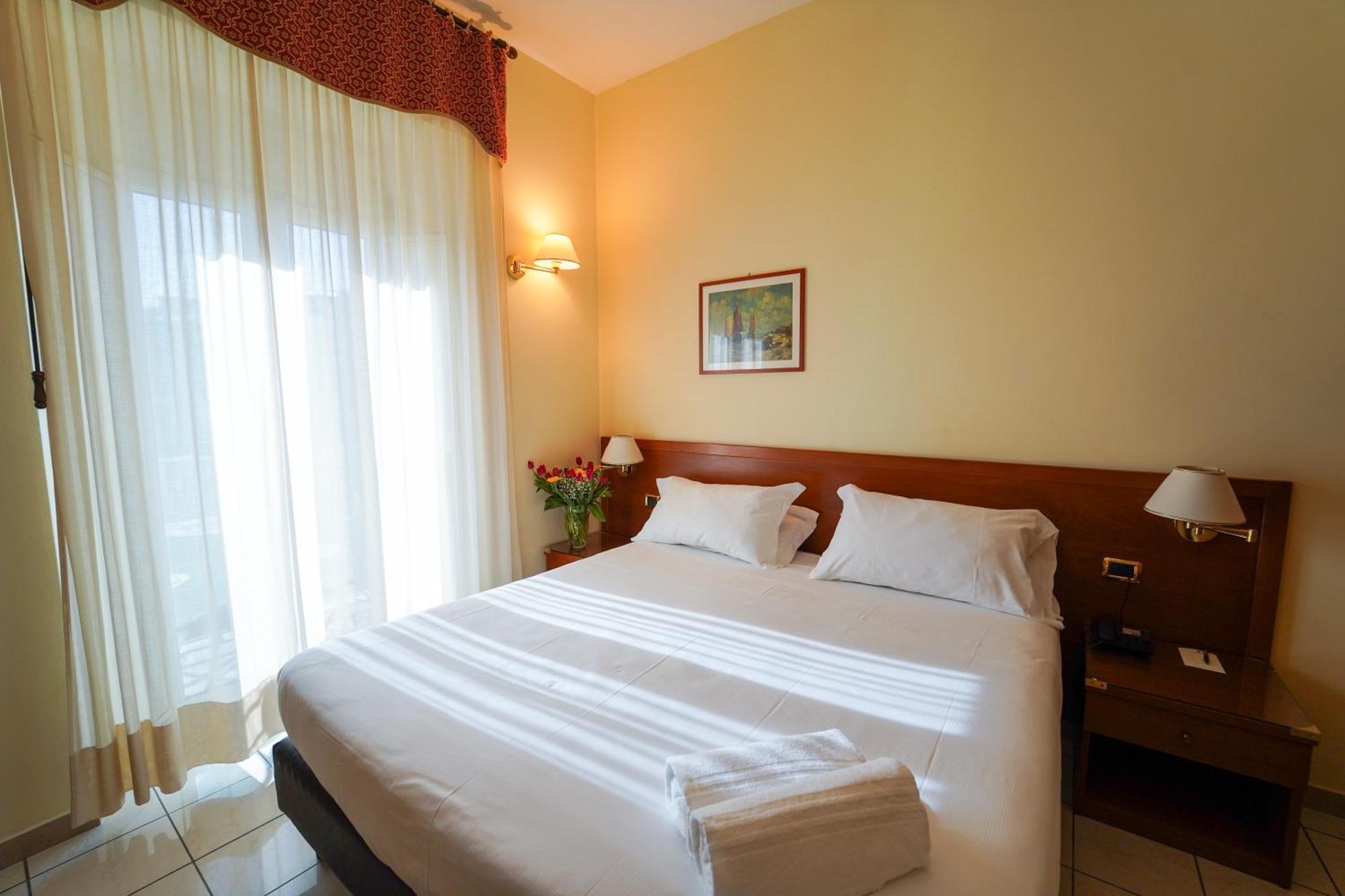 Hotel Adria Bari Esterno foto