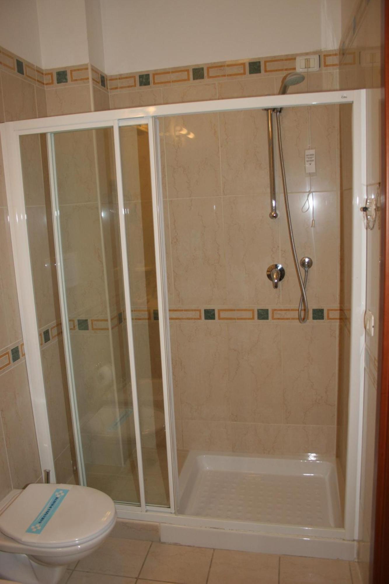 Hotel Adria Bari Esterno foto