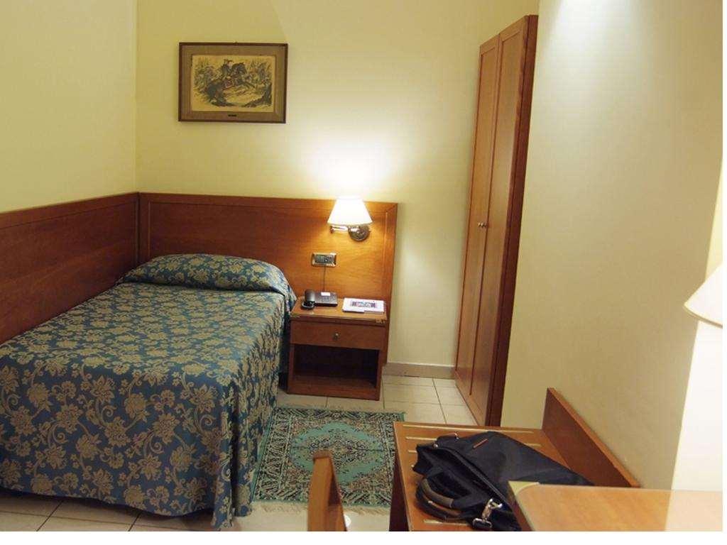 Hotel Adria Bari Camera foto